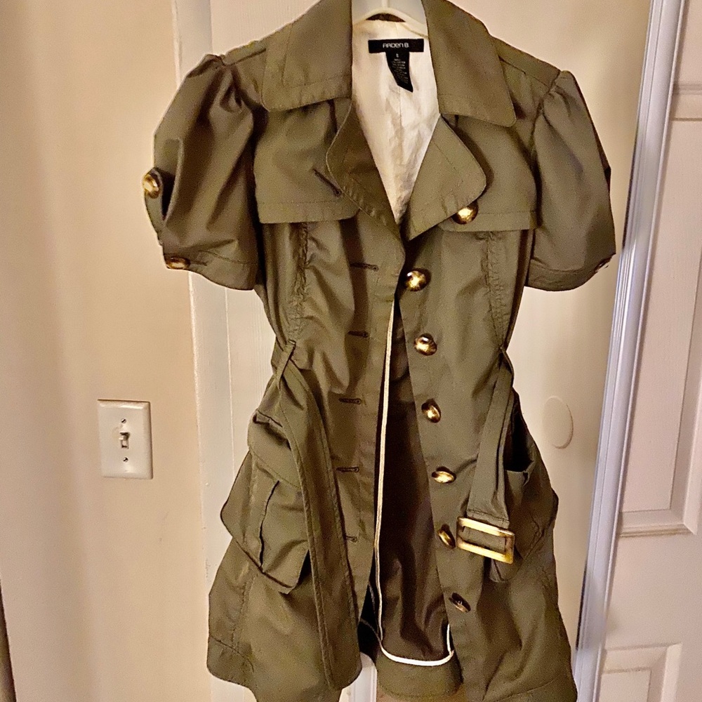 Cute Spring Jacket - image 3